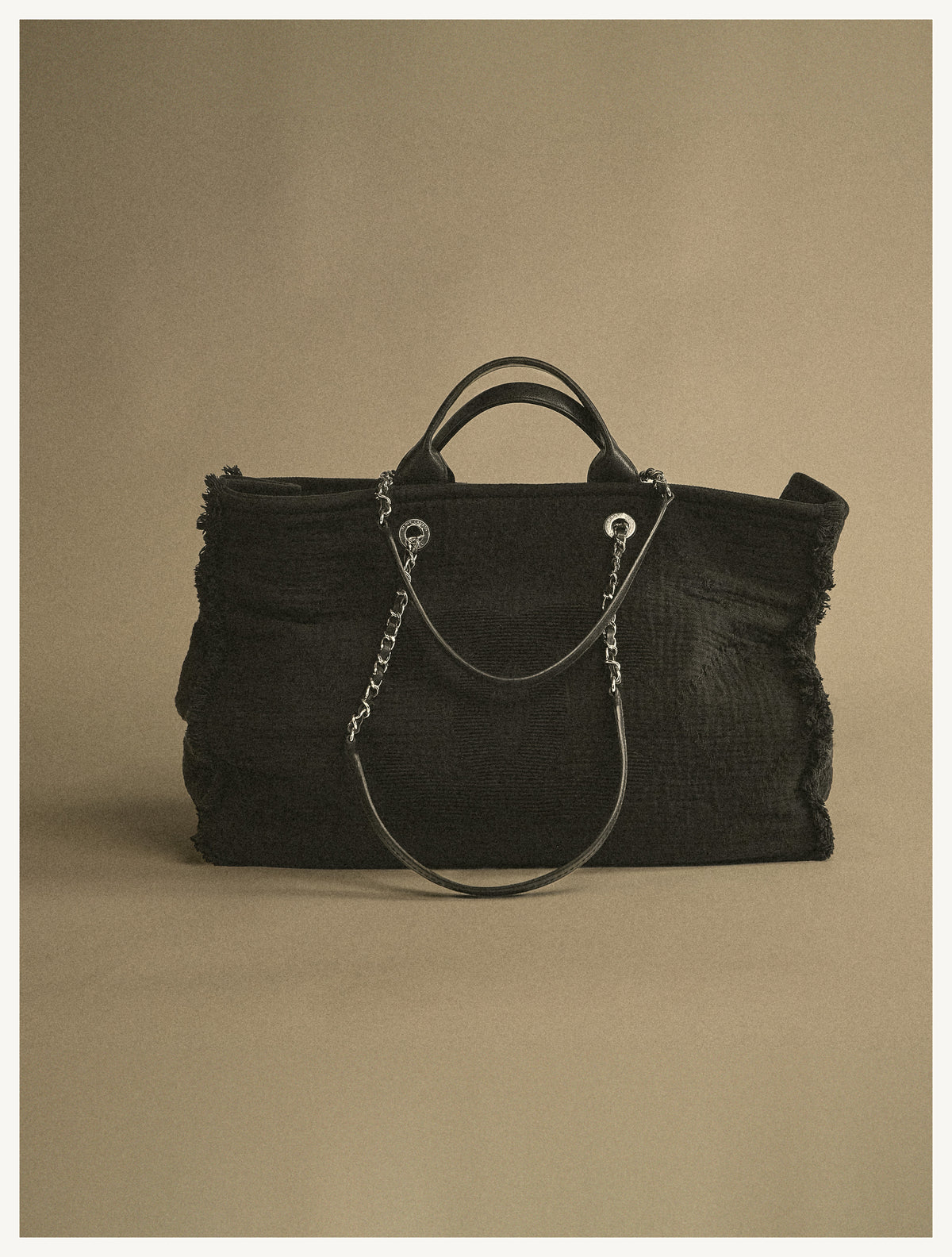 Chanel Deauville Tote, black – front view