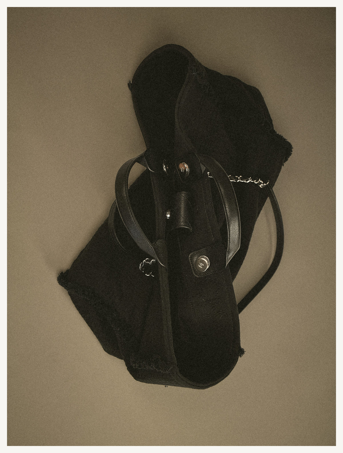 Chanel Deauville Tote, black – interior view
