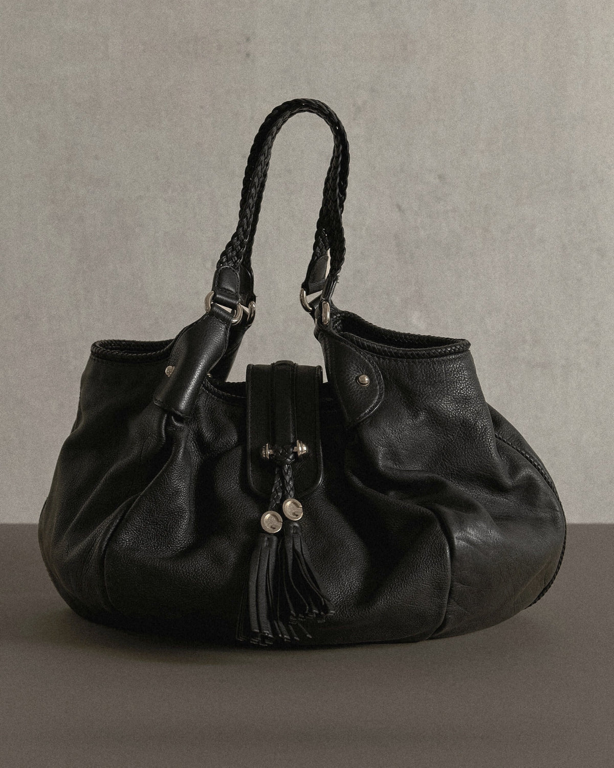 Gucci Marrakech Hobo, black leather – front view